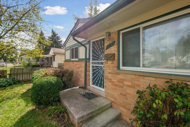 Foto del edificio - 3 Bedroom Ranch - $1,350