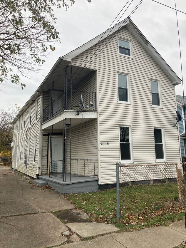 Primary Photo - 3119 W 52nd St