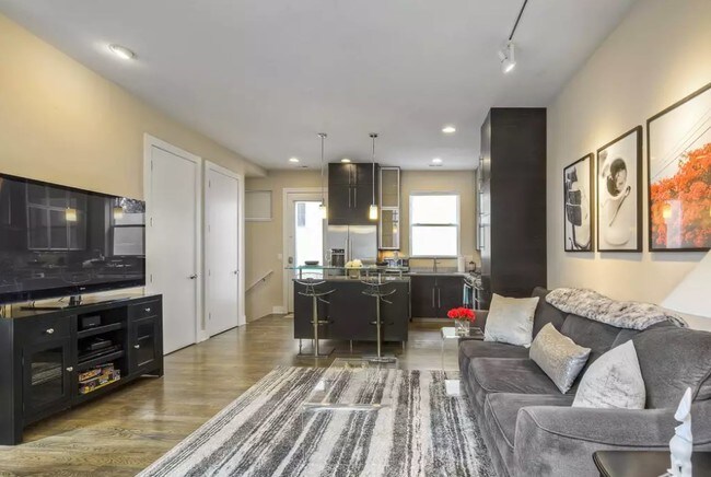 Foto del edificio - 2215 W 32nd Ave