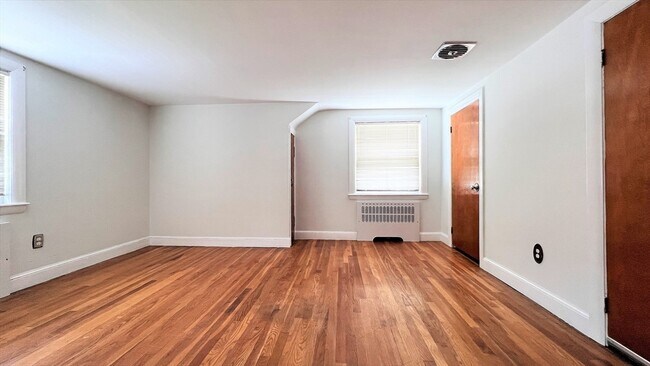 Building Photo - 156 Squanto Rd