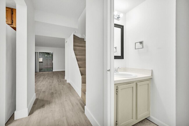 Building Photo - Charming 2BR Townhome with Private Patio – Ready for You!