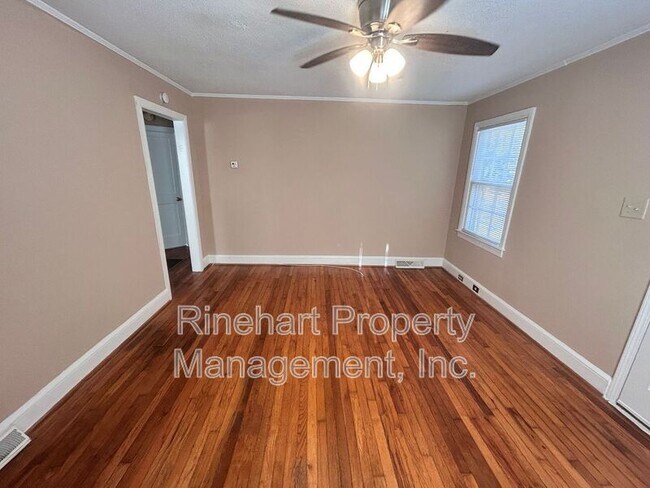 Foto del edificio - 1329 Eisenhower Rd