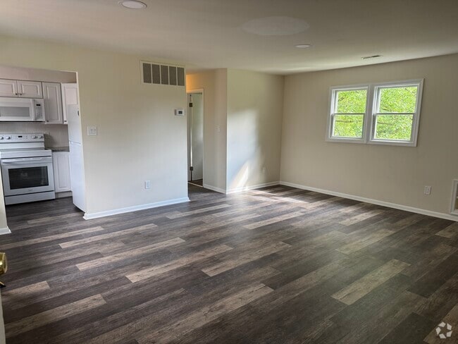 Building Photo - 425 Ryers Ave