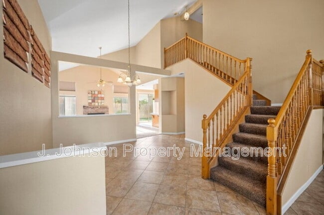 Building Photo - 516 Carrigane Way