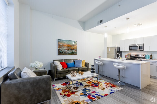 2HAB, 2BA - 733 ft² - Sky Eleven