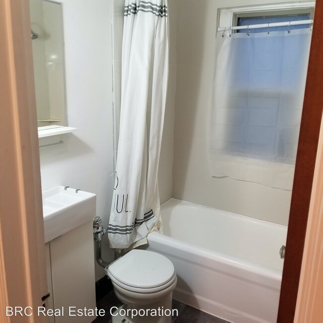 Building Photo - Studio, 1 bath Apartment - 221 Mathews Street