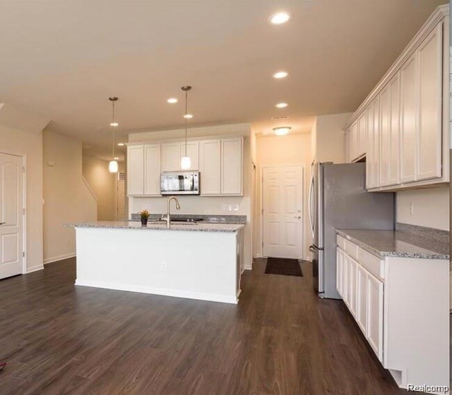 Foto del edificio - 24792 Ivy Rd
