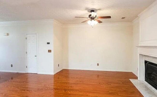 Building Photo - 1587 River Main Ct