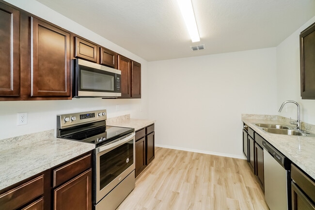 Building Photo - Green Lake Meadow - 10354 Green Branch, Sa...
