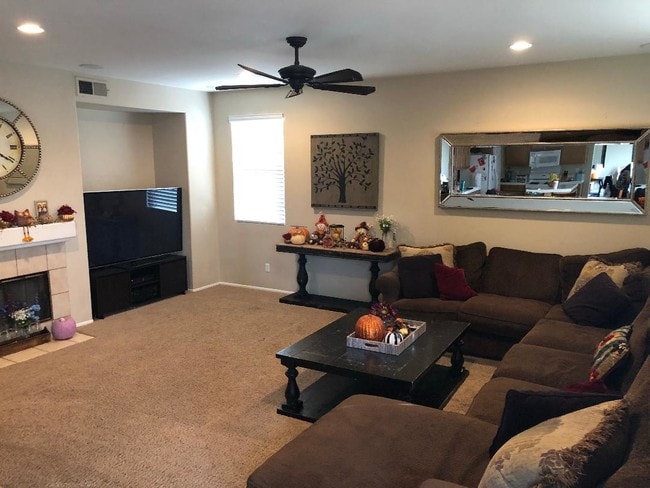 Foto del edificio - 6427 Diamondback Rd