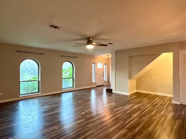 Foto del edificio - 289 Deer Slayer Dr