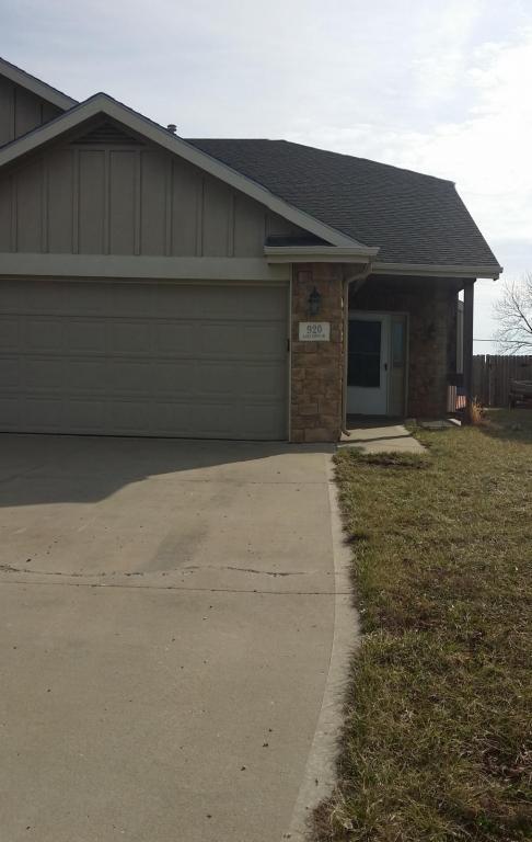 Primary Photo - 920 Eagle Ridge Dr