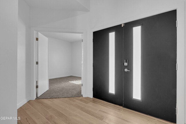 Foto del edificio - 12713 Captain Claudia CT