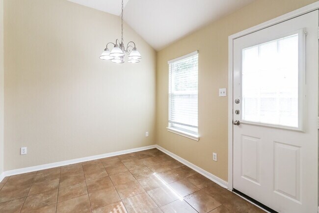 Foto del edificio - 5203 Lost Cove Ln