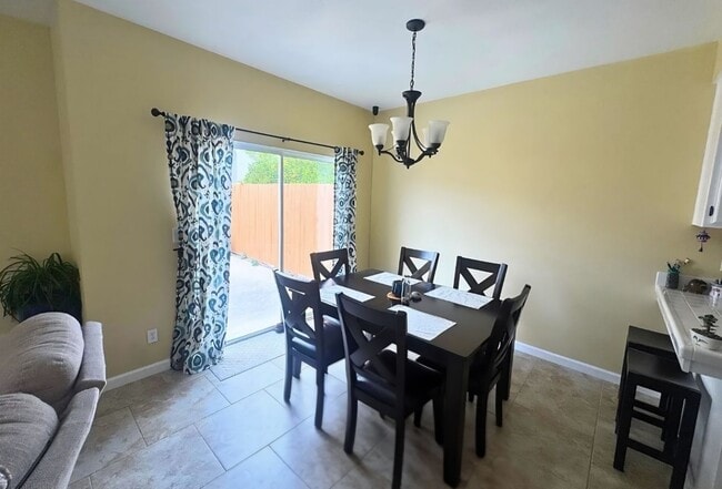 Building Photo - 3BD 2.5BA In Santa Maria, CA