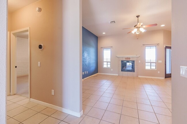 Foto del edificio - 3 bed 2 bath beautiful home!