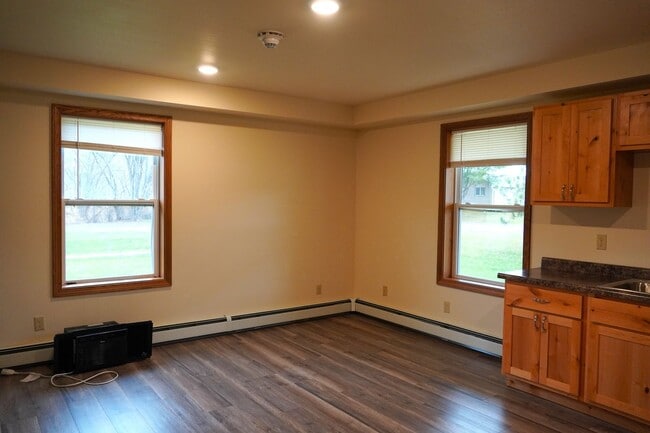 Building Photo - 100 Bothne Dr
