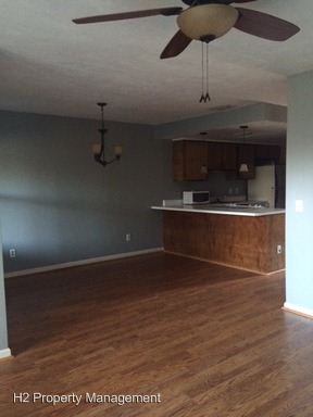 Building Photo - 5417 Sombra del Lago Dr