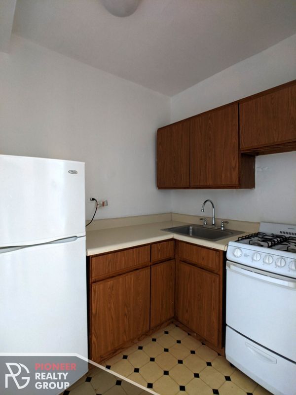 Foto del edificio - 711 W Belmont Ave