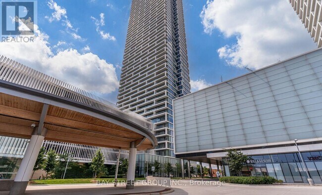 Photo du bâtiment - 898 Portage Pkwy