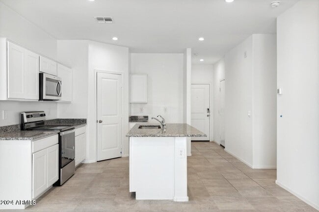 Building Photo - 38220 W Cannataro Ln