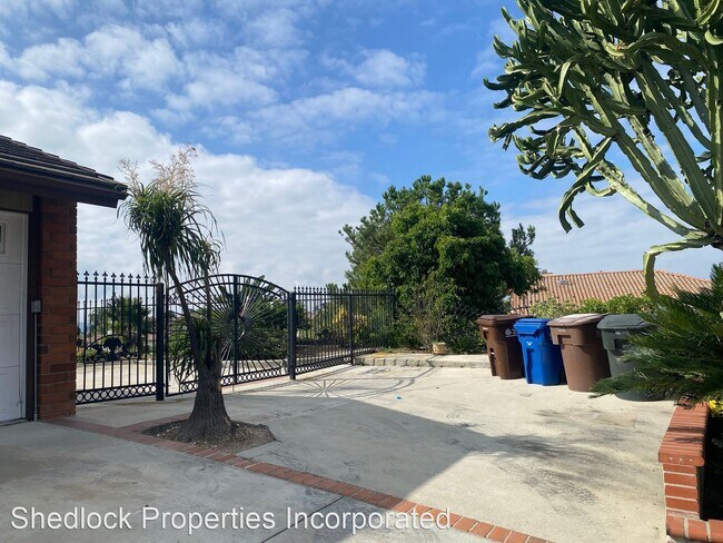 Building Photo - 4 br, 3 bath House - 1068 Sunset Bluff Rd