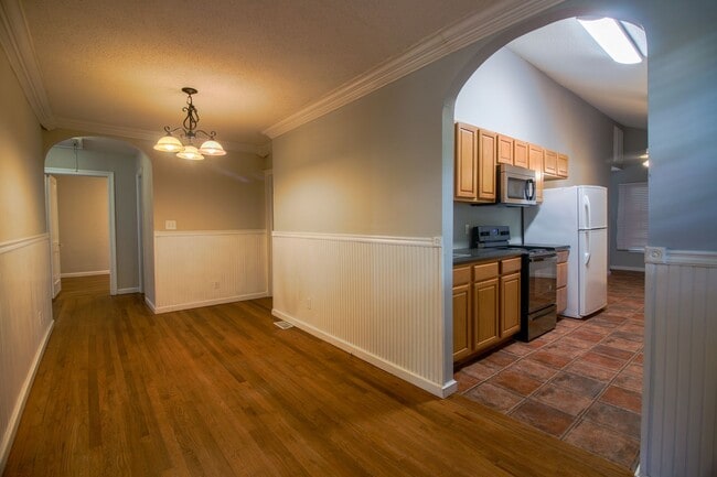 Building Photo - Midtown Brick home