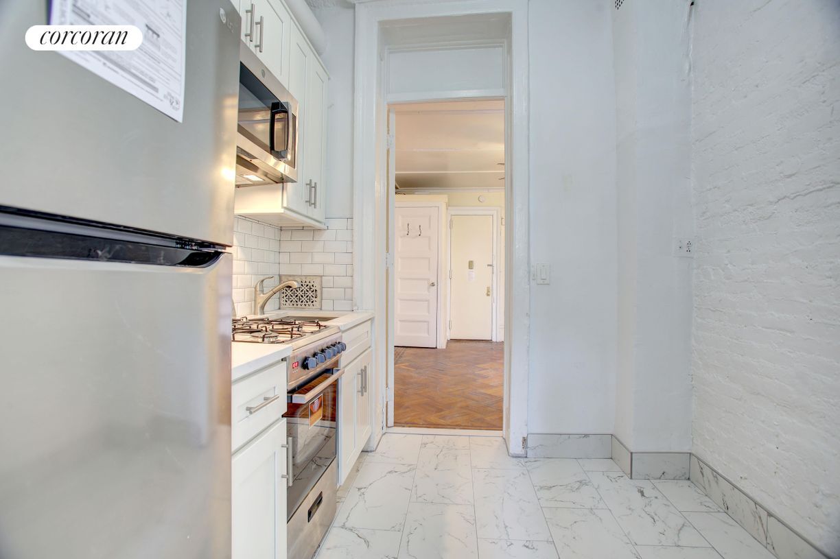 Building Photo - 47 W 90th St