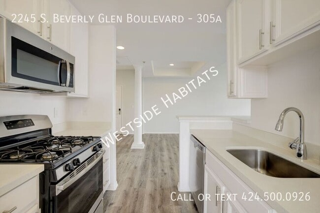 Building Photo - 2245 S Beverly Glen Blvd