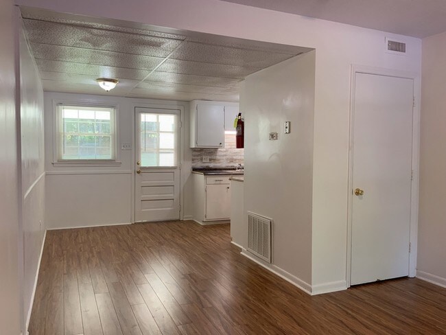 Building Photo - 809 Eula Ct