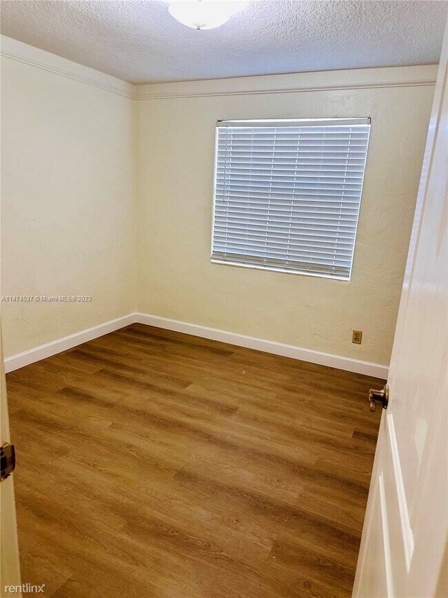 Building Photo - 3 br, 2 bath House - 1921 SW 48th Ave