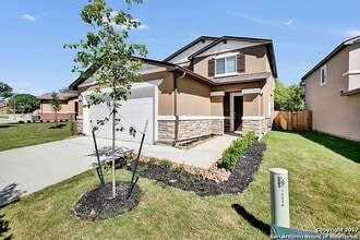 Building Photo - 10230 Relic Oaks