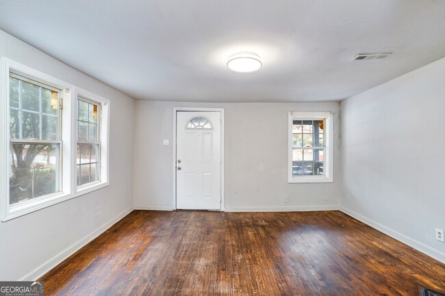 Foto del edificio - 215 Ollie St NW