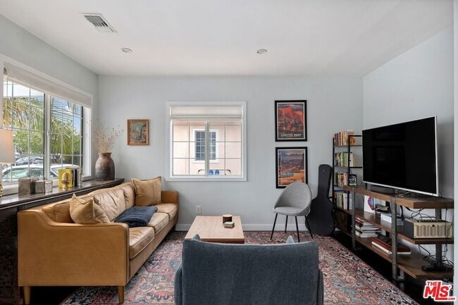 Foto del edificio - 3836 Seneca Ave