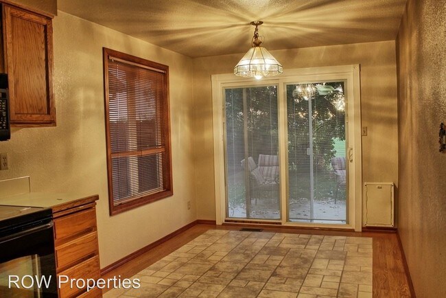 Foto del edificio - 3 br, 2 bath House - 2171 N Linder Rd