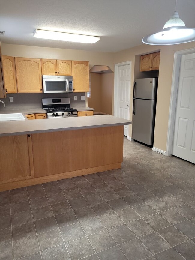 Foto del edificio - 2 Bed, 1.5 Bath Townhome in North Ogden with Private Patio – 2 Weeks Free Rent!