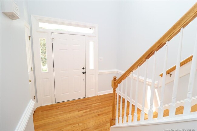 Building Photo - 203 Abbey Oak Ln