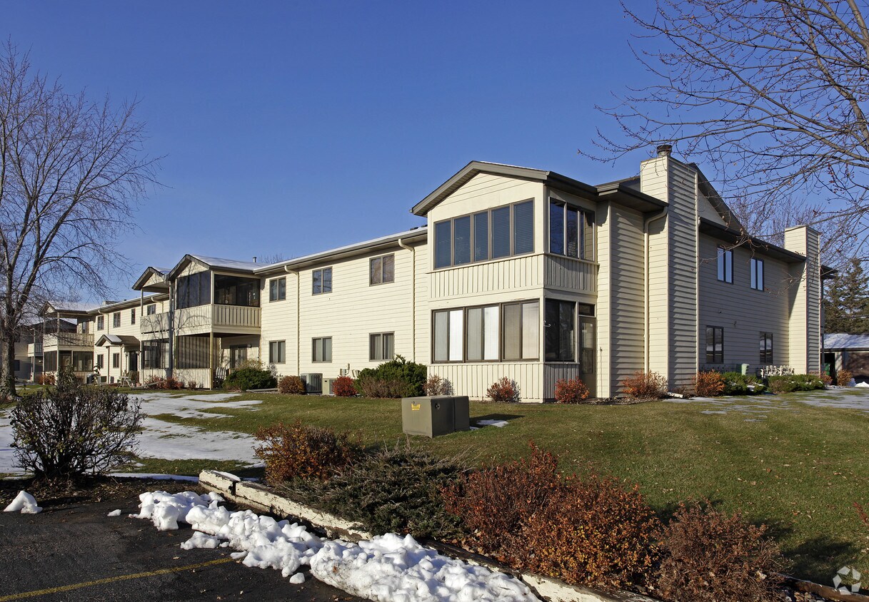 Primary Photo - 3050 Riverwood Dr