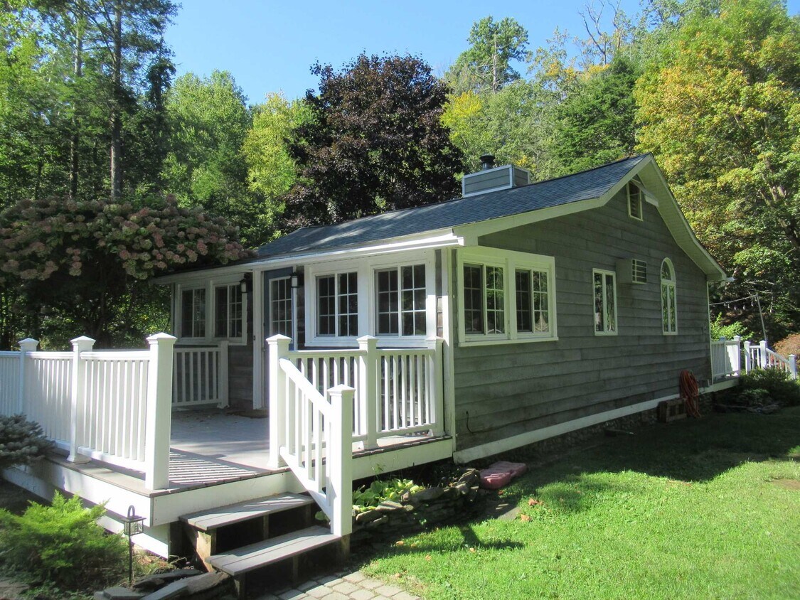 7 Larkspur Ln, East Fishkill, NY 12533 House Rental in East Fishkill