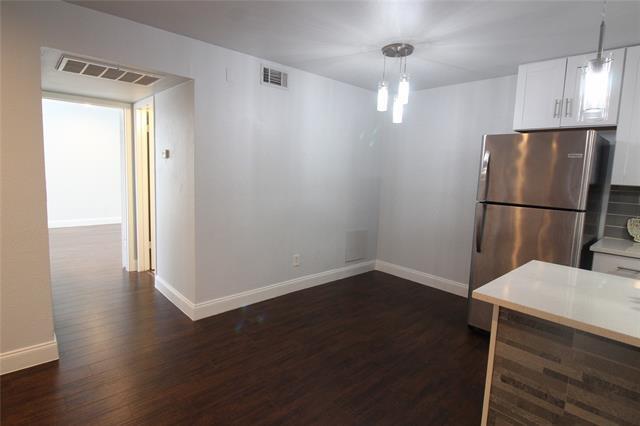 Foto del edificio - 8110 Skillman St