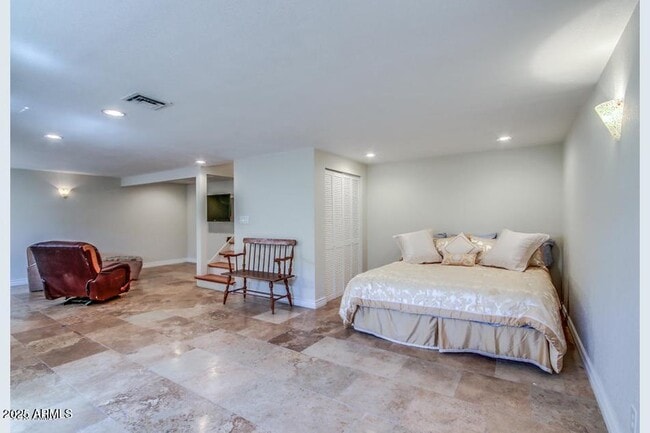 Building Photo - 7615 E Minnezona Ave