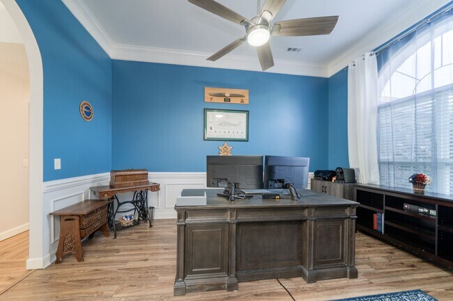 Foto del edificio - Spacious Madison Home with Pool, Game Room, Bonus Room & Prime Location