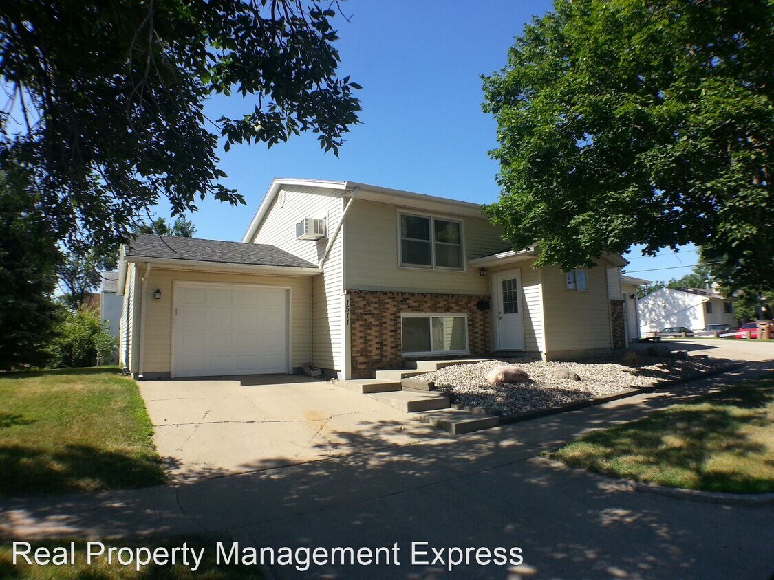Primary Photo - 2 br, 1 bath Apartment - 1509 East Nye Str...