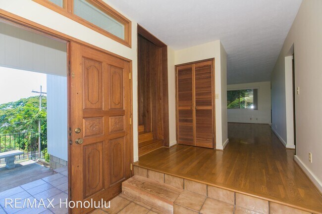 Foto del edificio - 4 br, 4 bath House - 2905 Pacific Heights Rd
