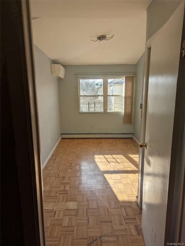 Building Photo - 105-06 Pinegrove St