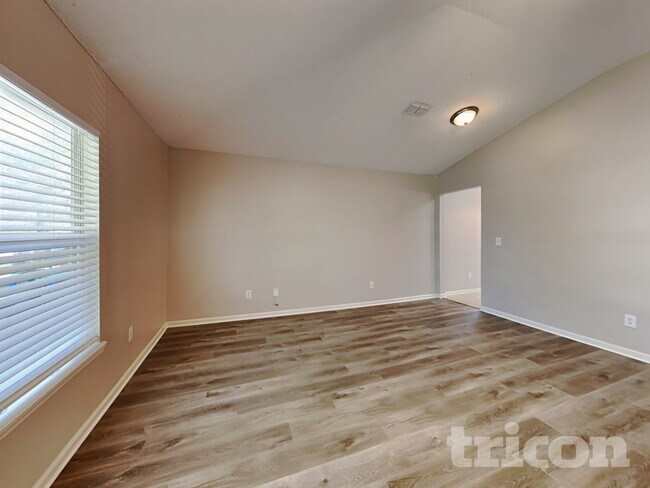 Foto del edificio - 8325 Stelling Dr S