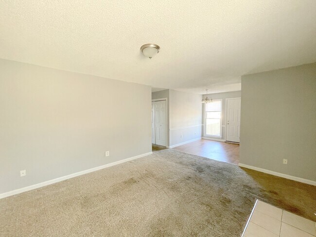 Foto del edificio - 1507 Halston Cir NW