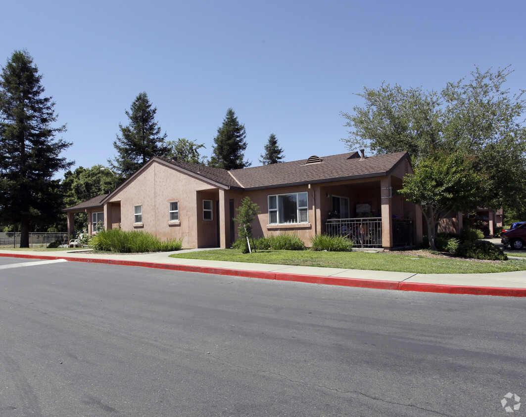 Primary Photo - West Capital Courtyard Apartments