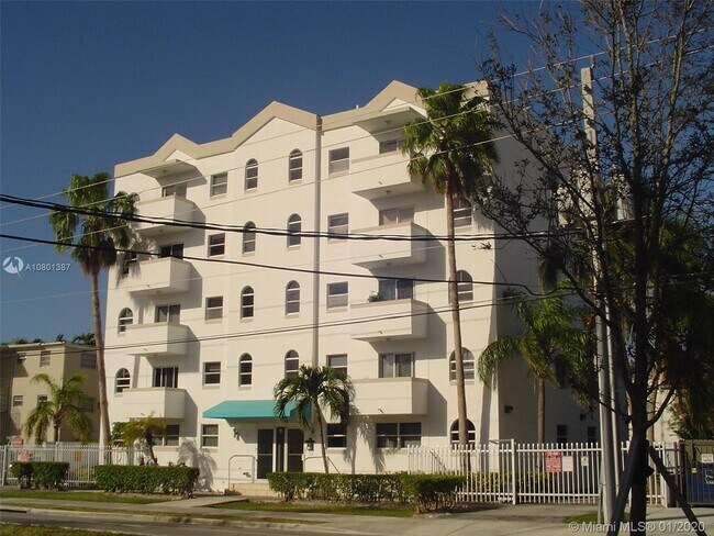 Building Photo - 3052 SW 27th Ave  402 Miami Fl 33133