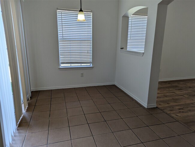 Foto del edificio - 15938 Timber Run Dr